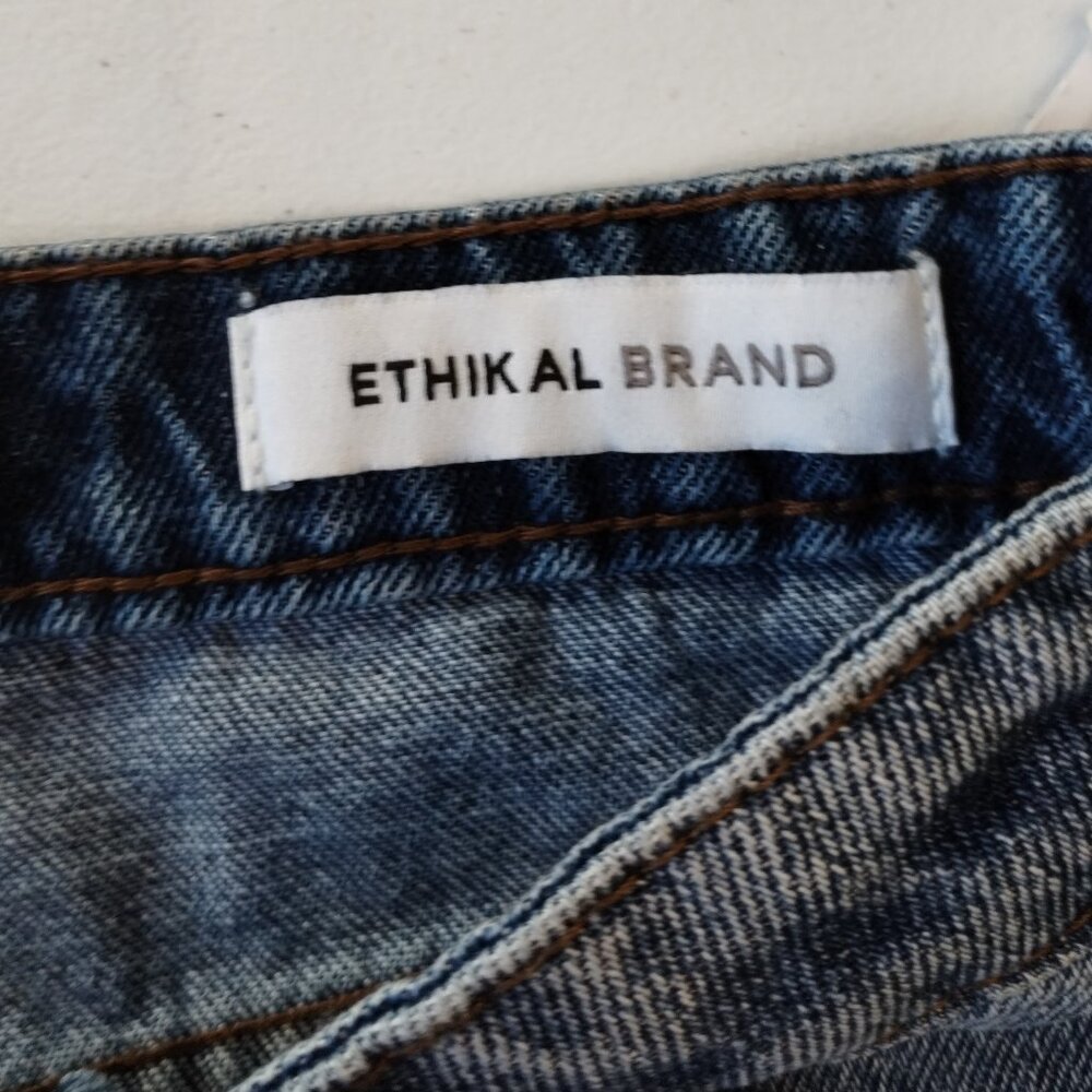 PTCL Laser Cut Heart Embellished Jeans Size 25 NWT - Picture 8 of 16